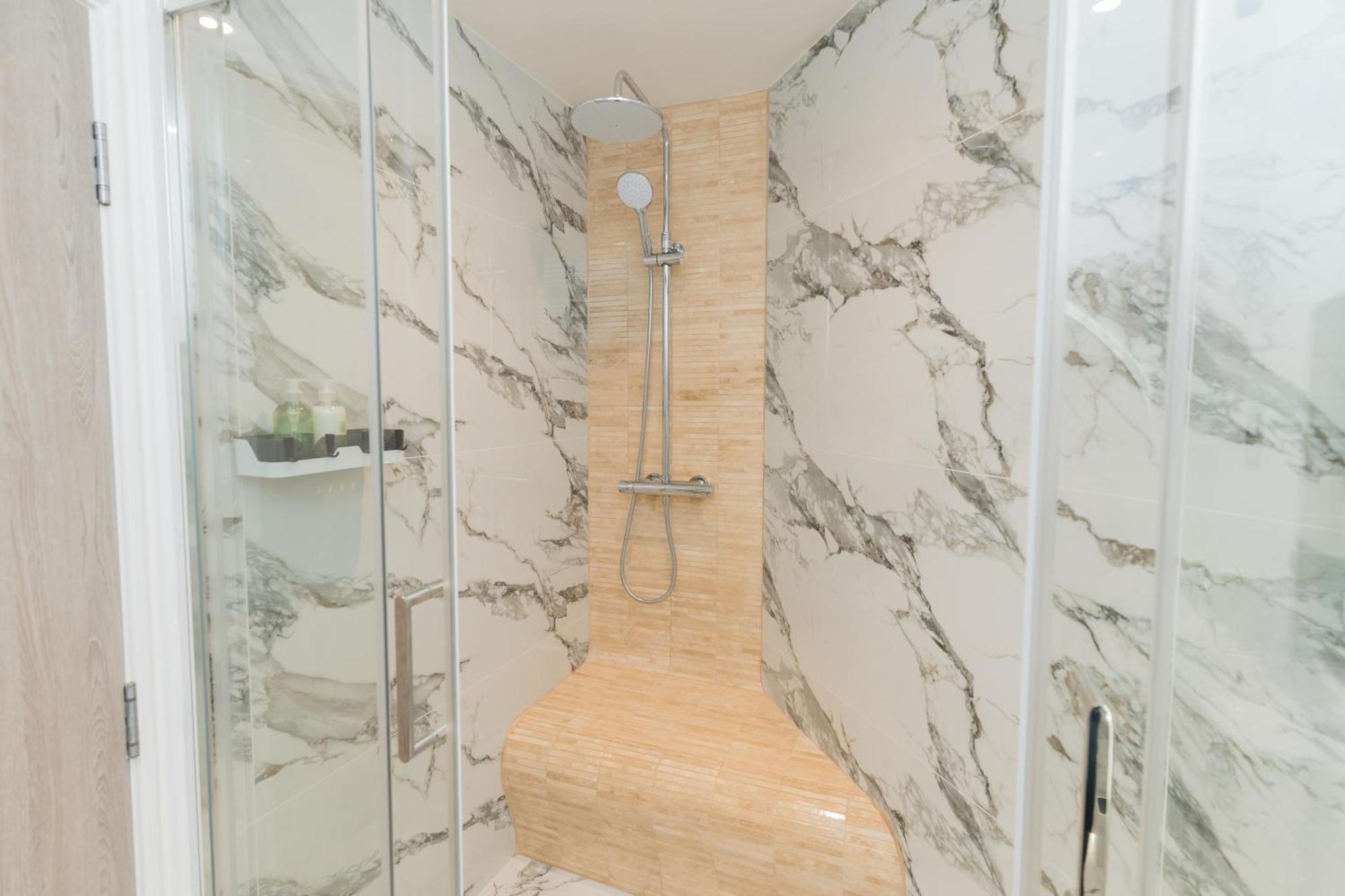 Luxurious 2 Bed Birmingham House Free Parking - Sleeps 6 Apartment Exterior photo