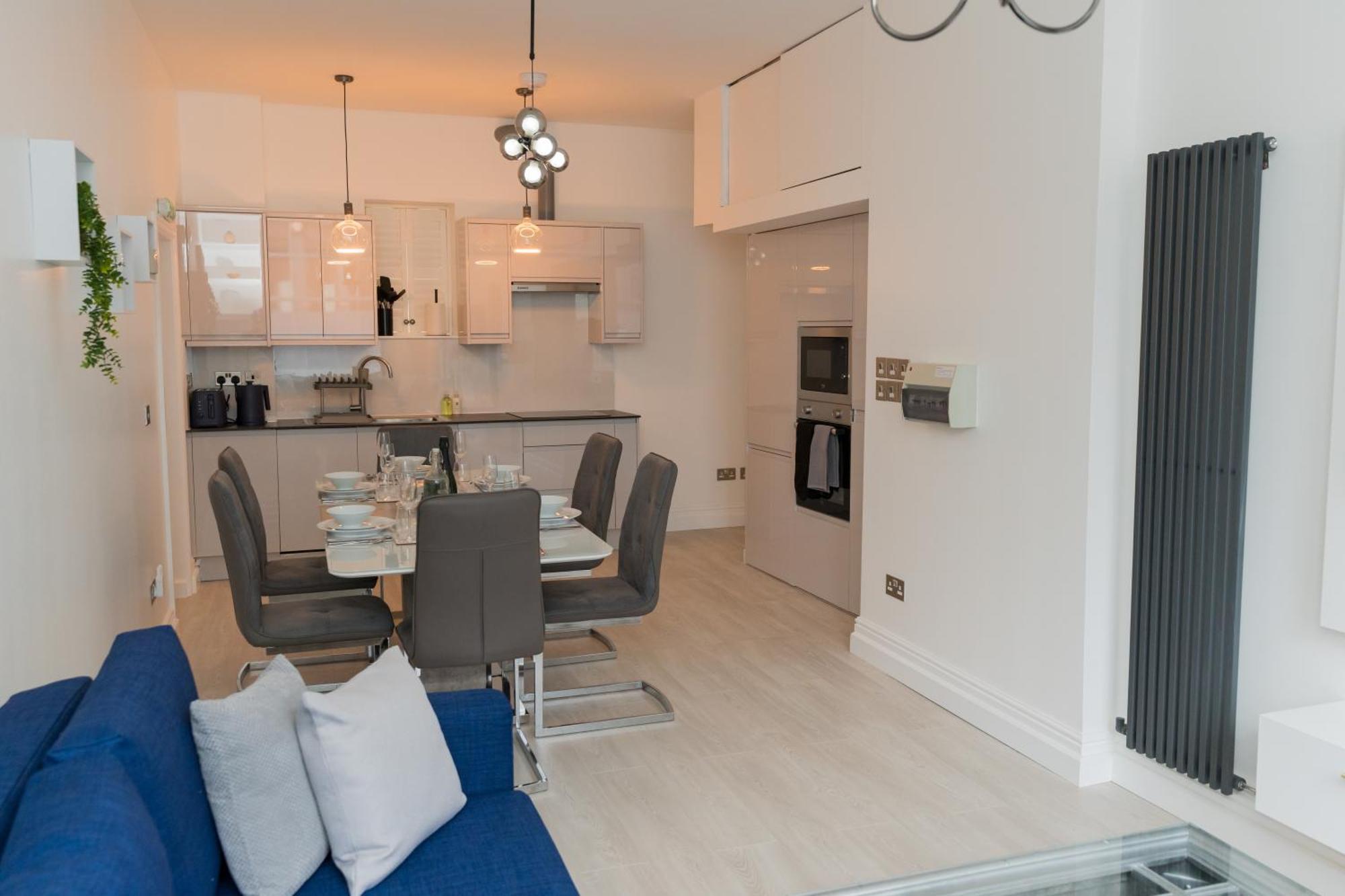 Luxurious 2 Bed Birmingham House Free Parking - Sleeps 6 Apartment Exterior photo