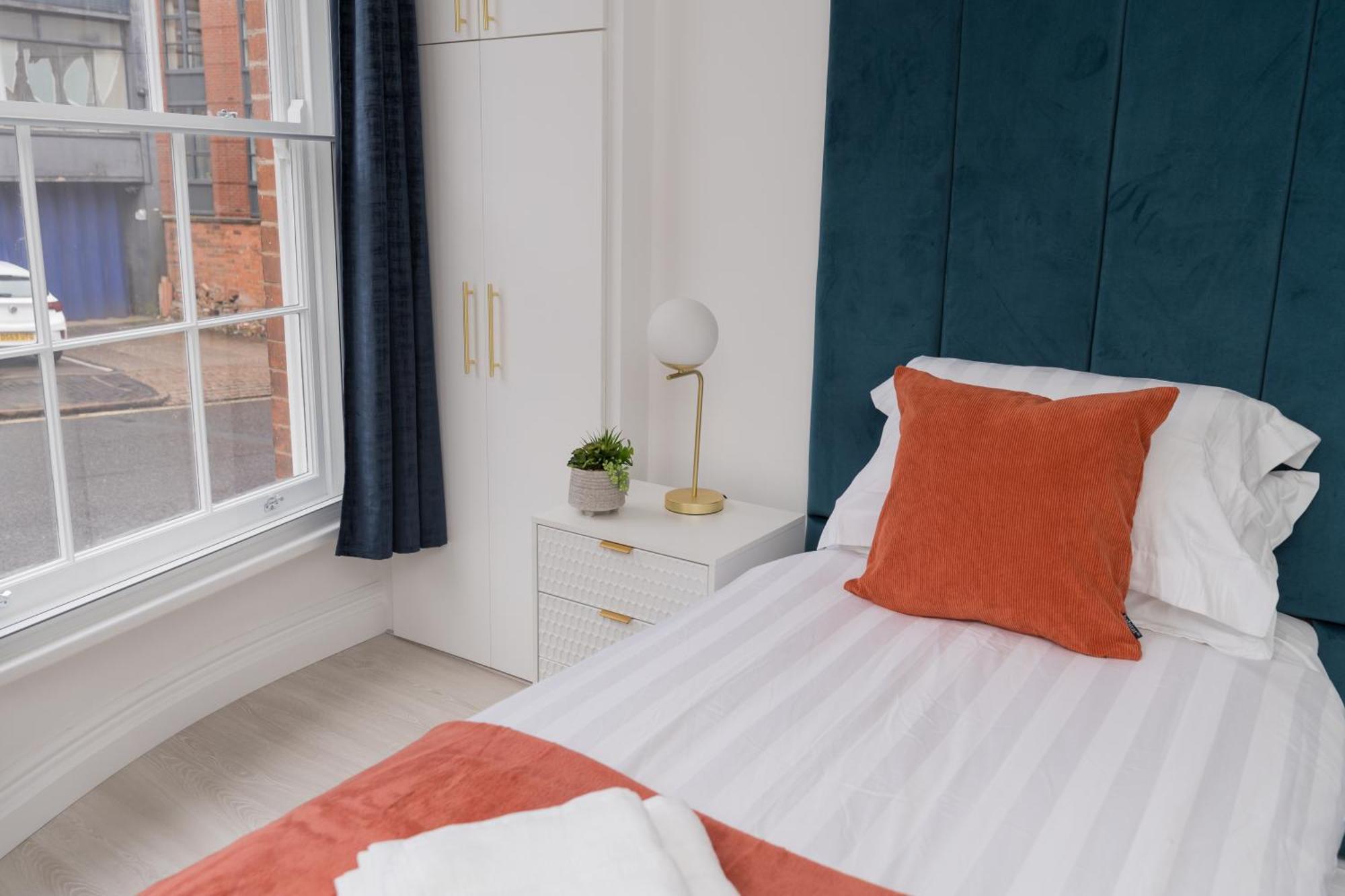 Luxurious 2 Bed Birmingham House Free Parking - Sleeps 6 Apartment Exterior photo
